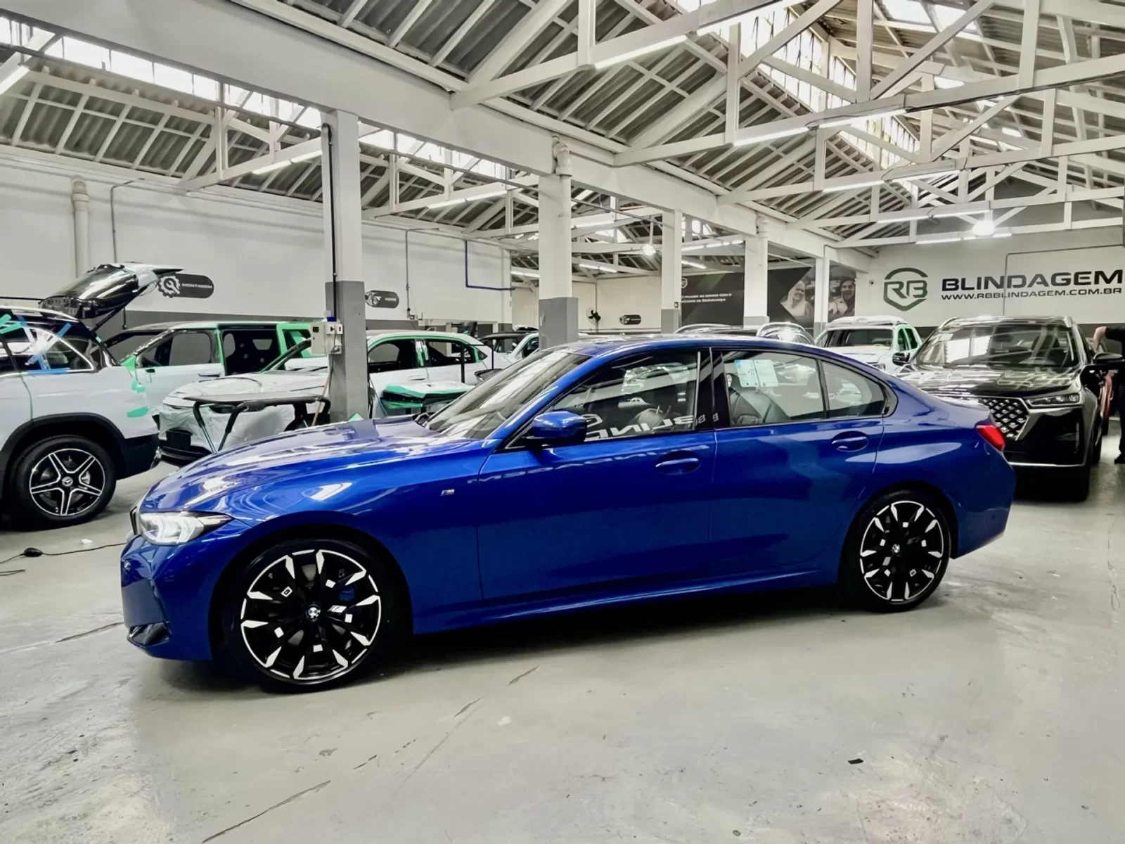 bmw-320i-2-0-16v-turbo-flex-m-sport-automatico-04