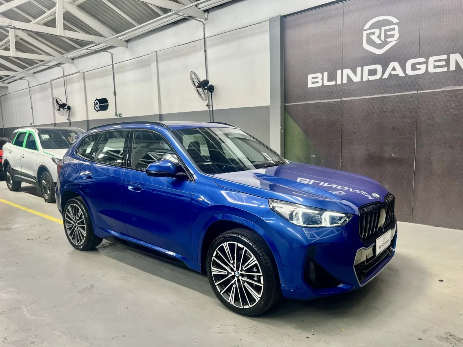 bmw-x1-2-0-16v-turbo-gasolina-sdrive20i-m-sport-steptronic-01