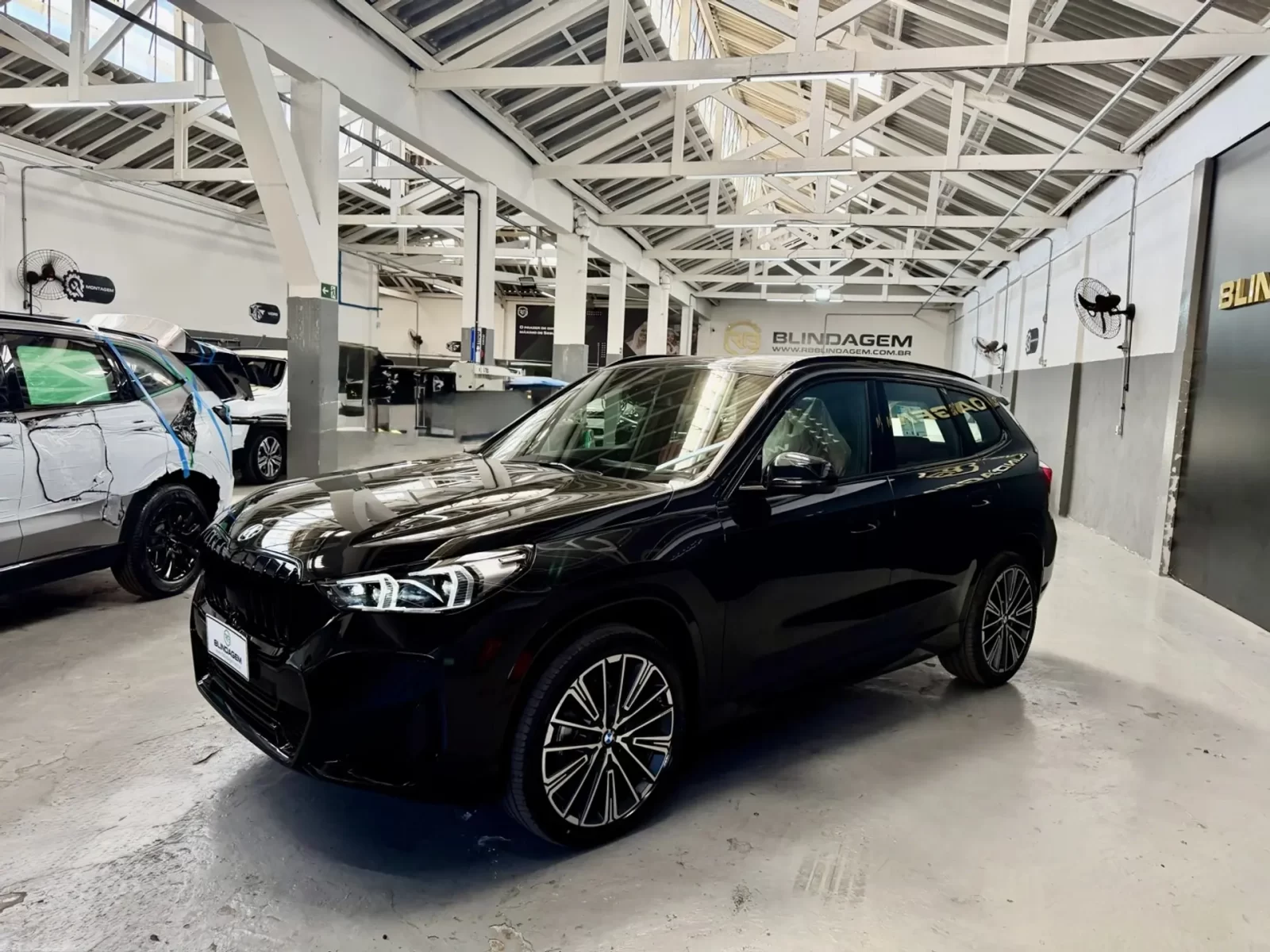 bmw-x1-2-0-16v-turbo-gasolina-sdrive20i-m-sport-steptronic-02