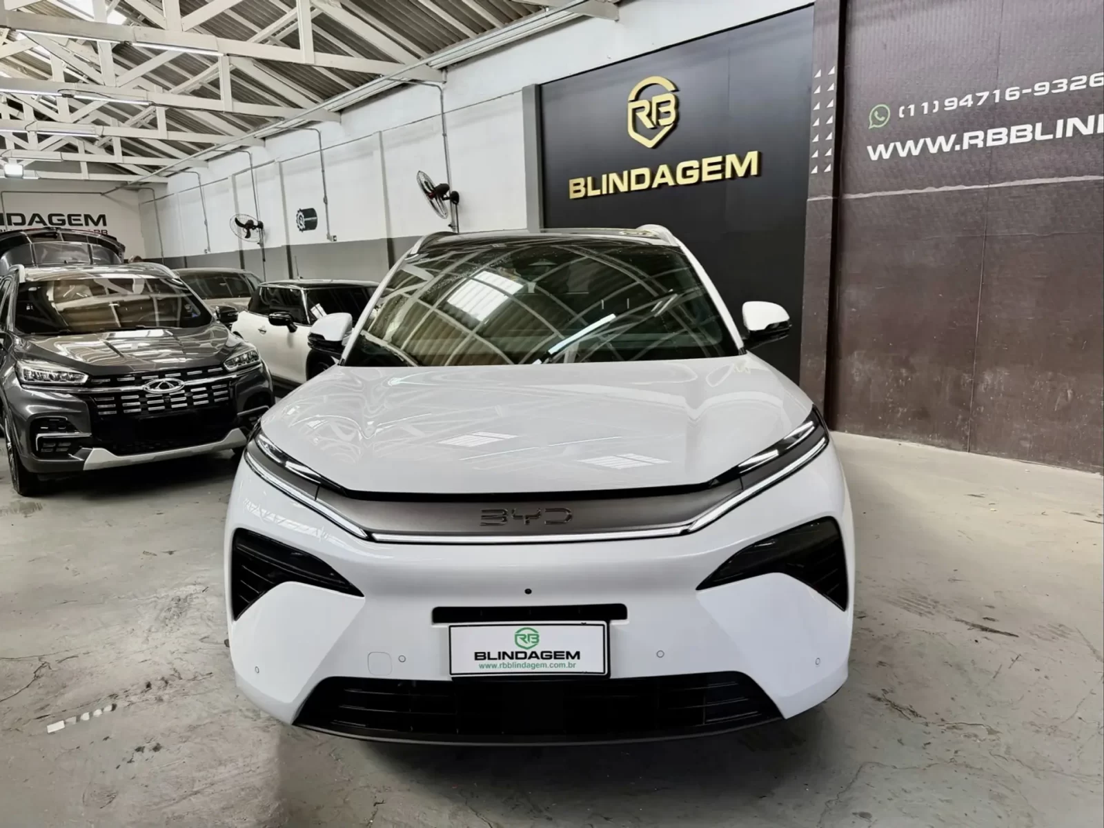 byd-atto-8-1-5-turbo-phev-awd-automatico-02