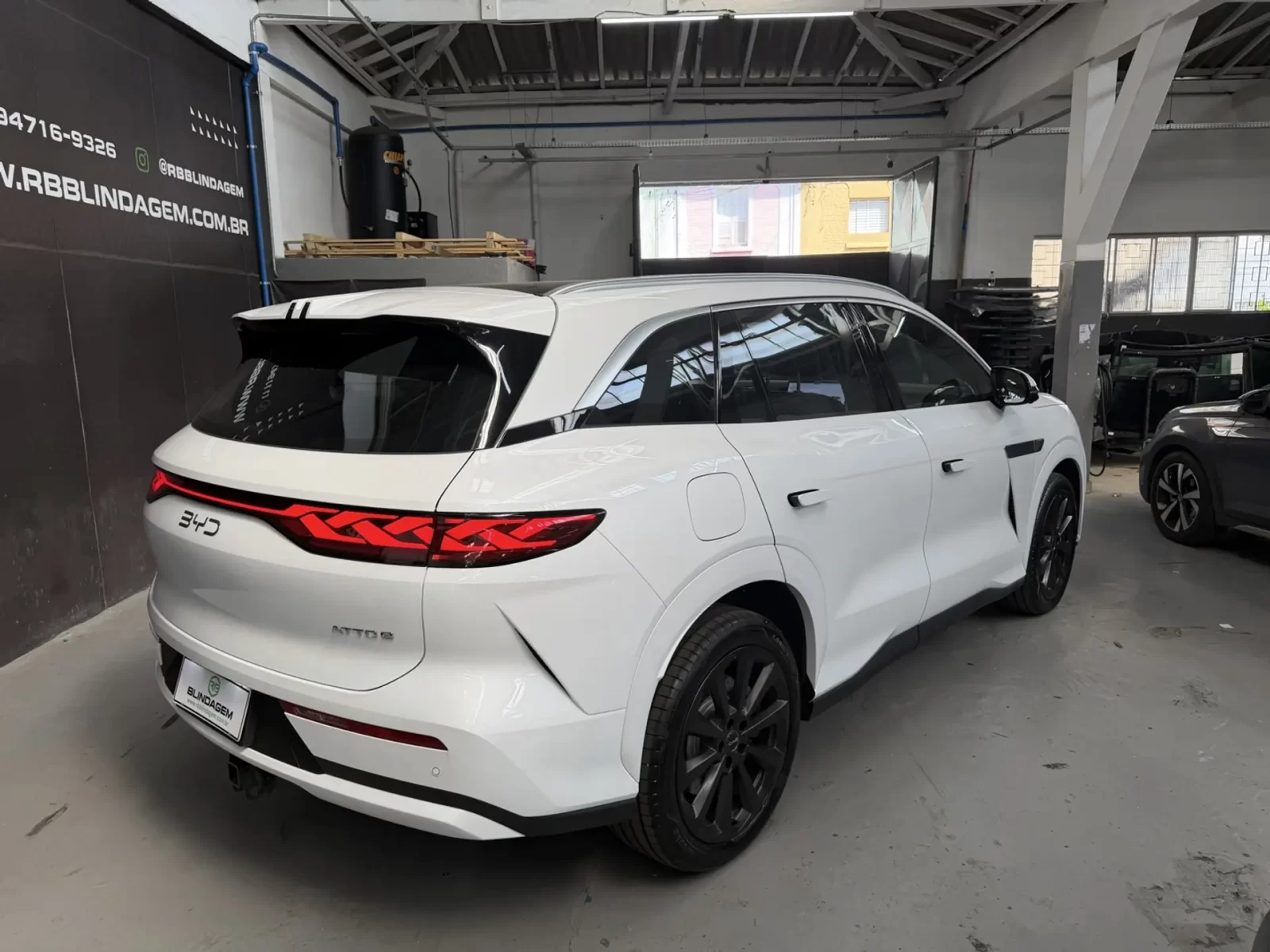 byd-atto-8-1-5-turbo-phev-awd-automatico-04