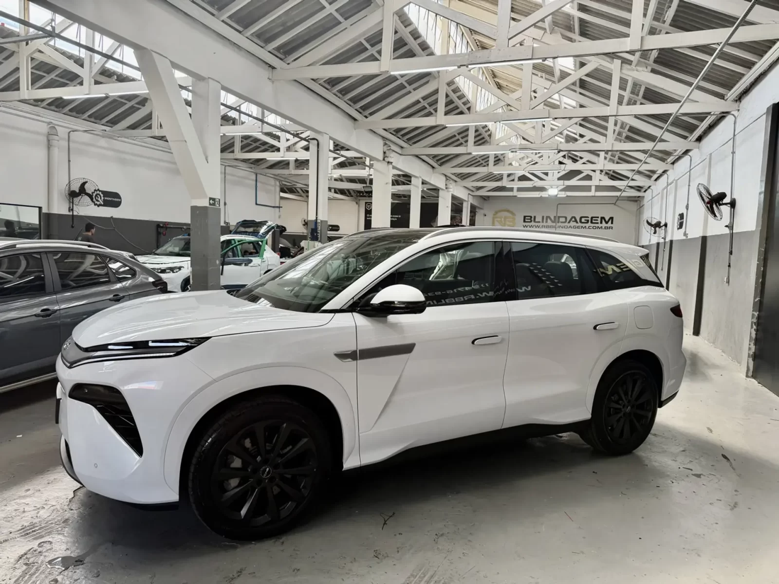 byd-atto-8-1-5-turbo-phev-awd-automatico-05