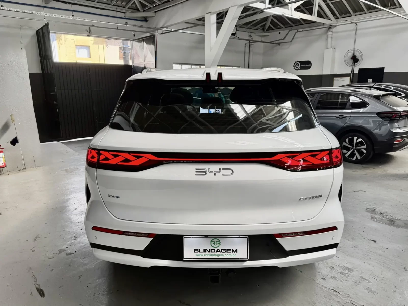 byd-atto-8-1-5-turbo-phev-awd-automatico-06