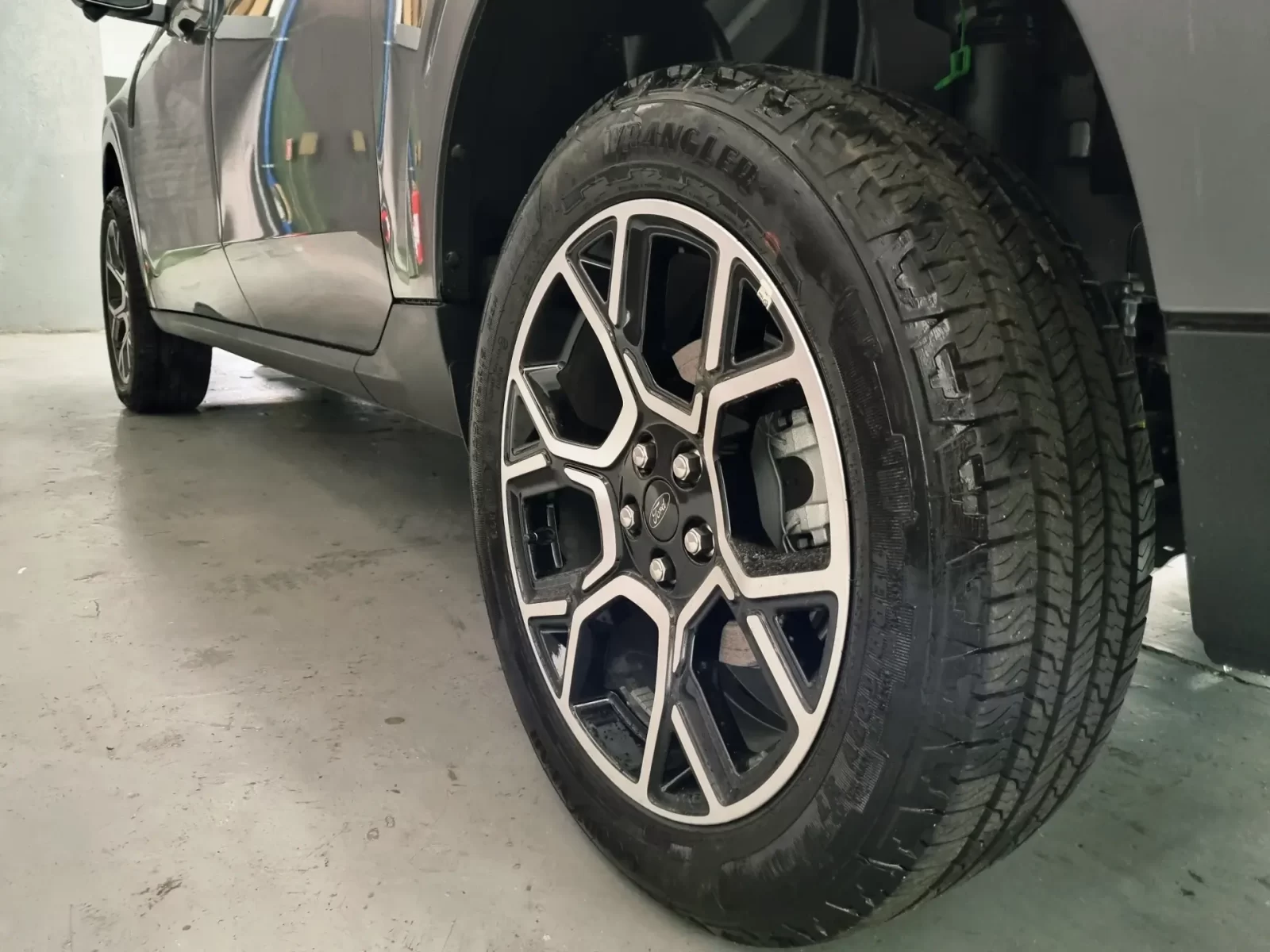 ford-maverick-2-5-hybrid-lariat-ecvt-09