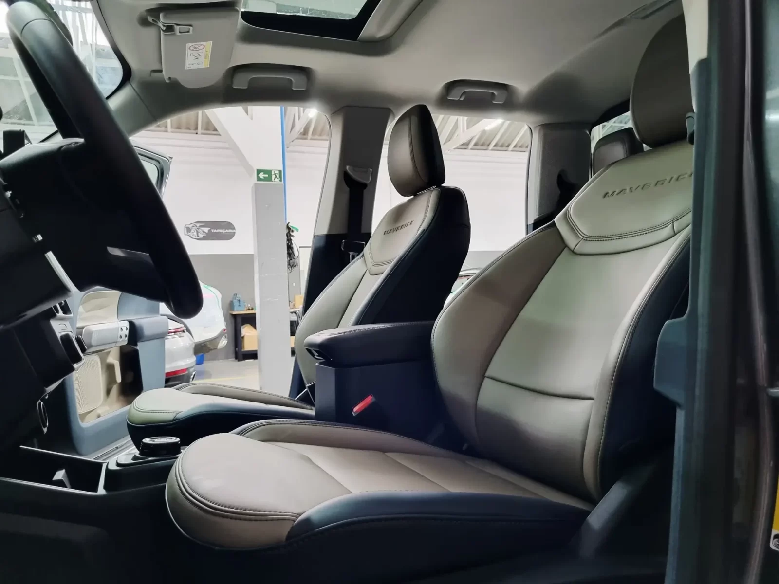 ford-maverick-2-5-hybrid-lariat-ecvt-12