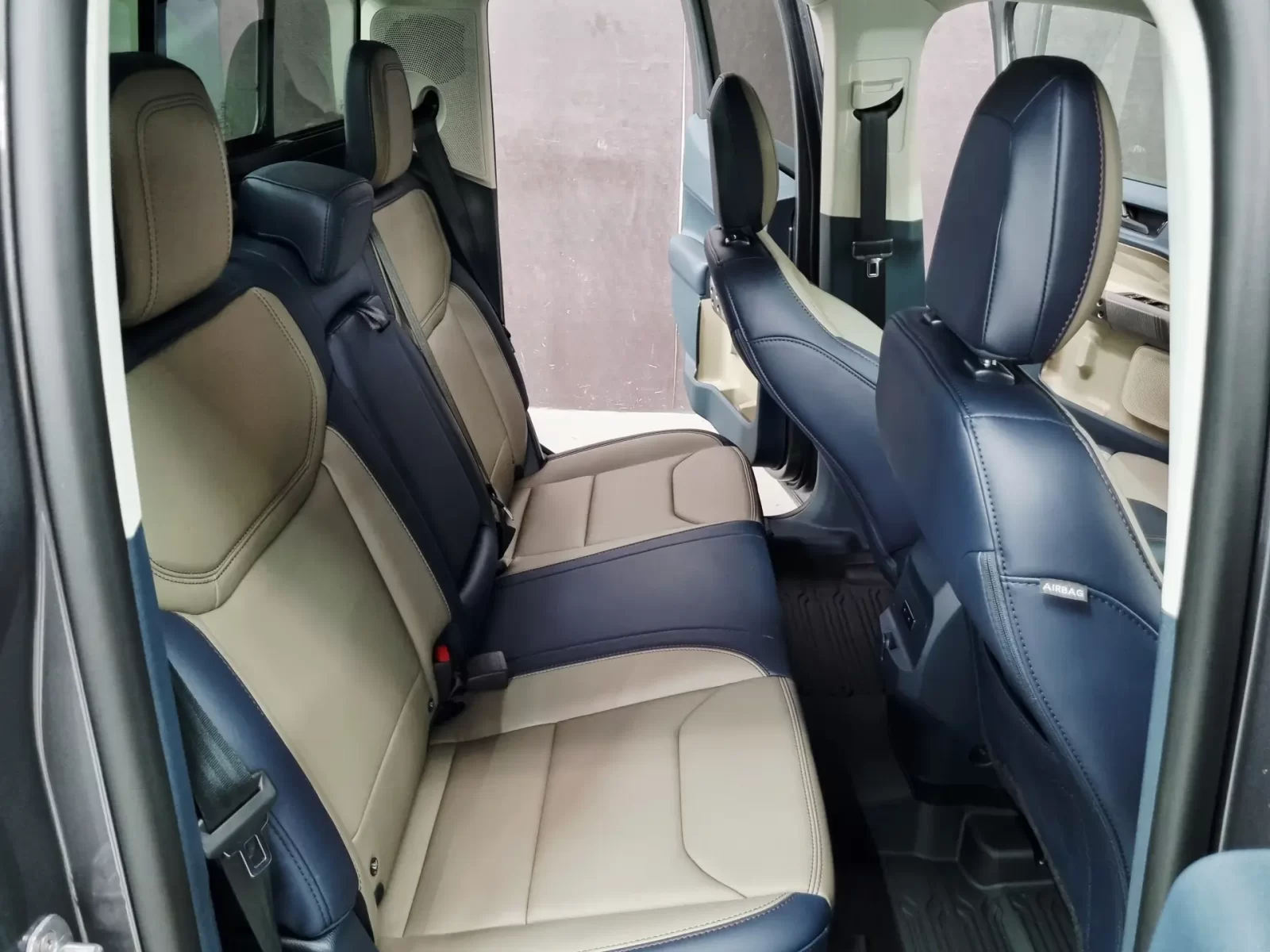 ford-maverick-2-5-hybrid-lariat-ecvt-15