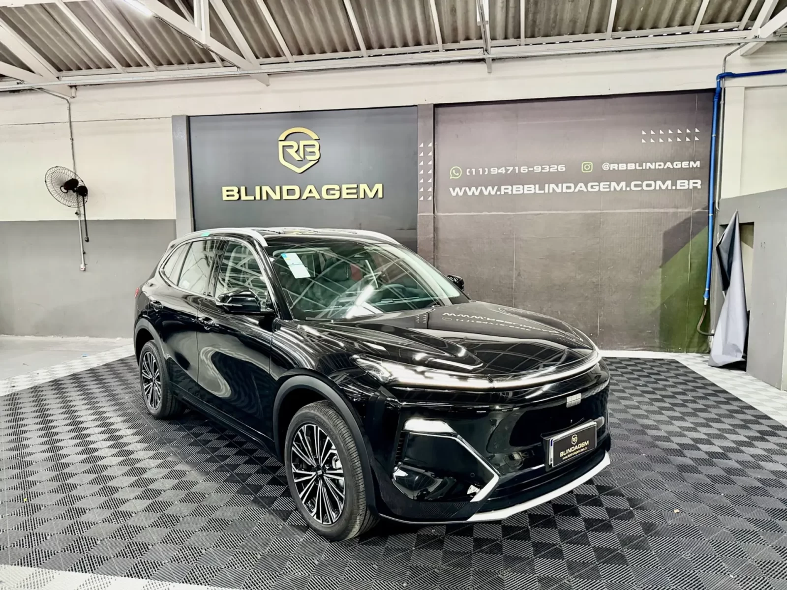 geely-ex5-emi-1-5-phev-max-edht-02
