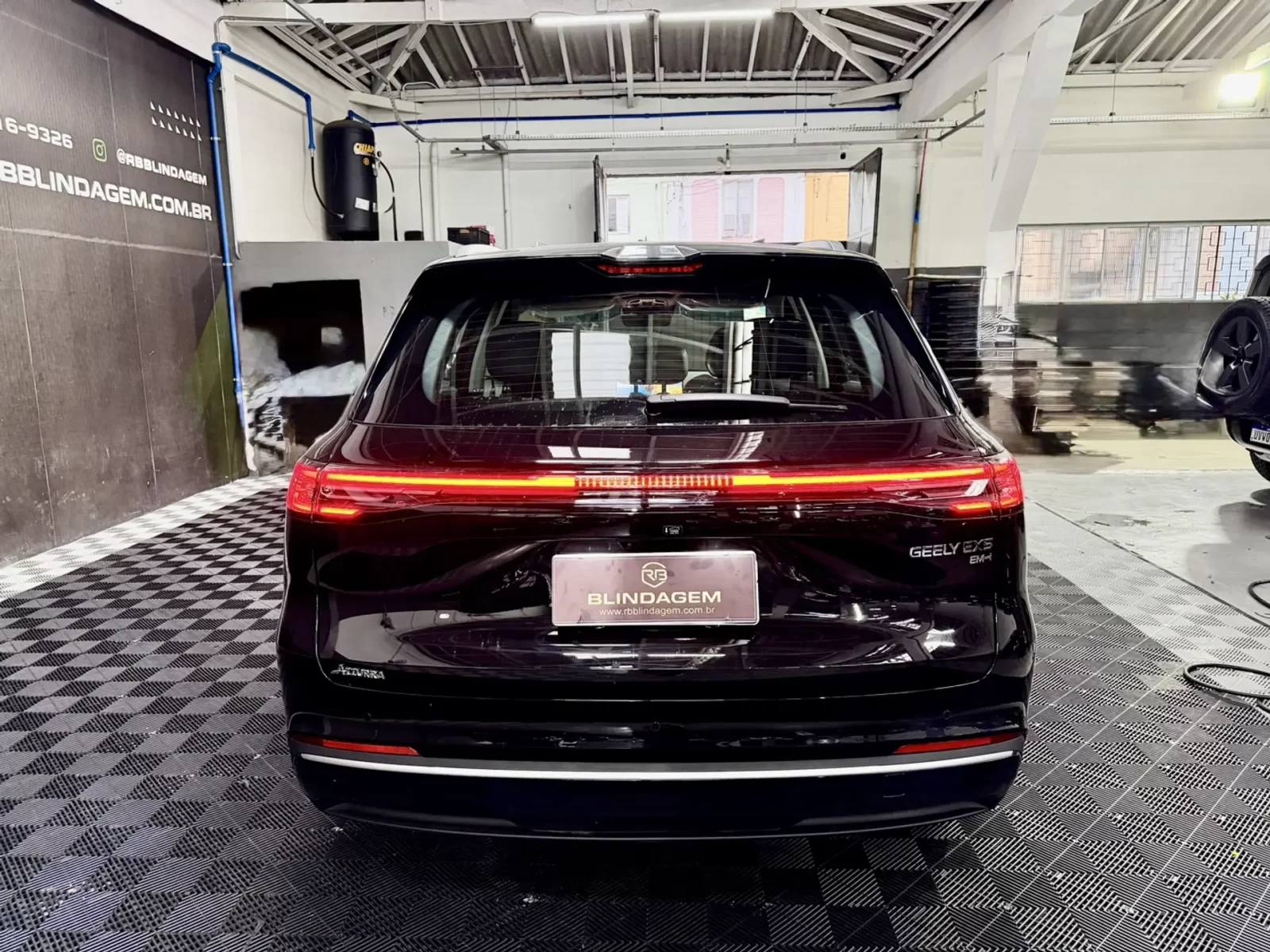 geely-ex5-emi-1-5-phev-max-edht-04