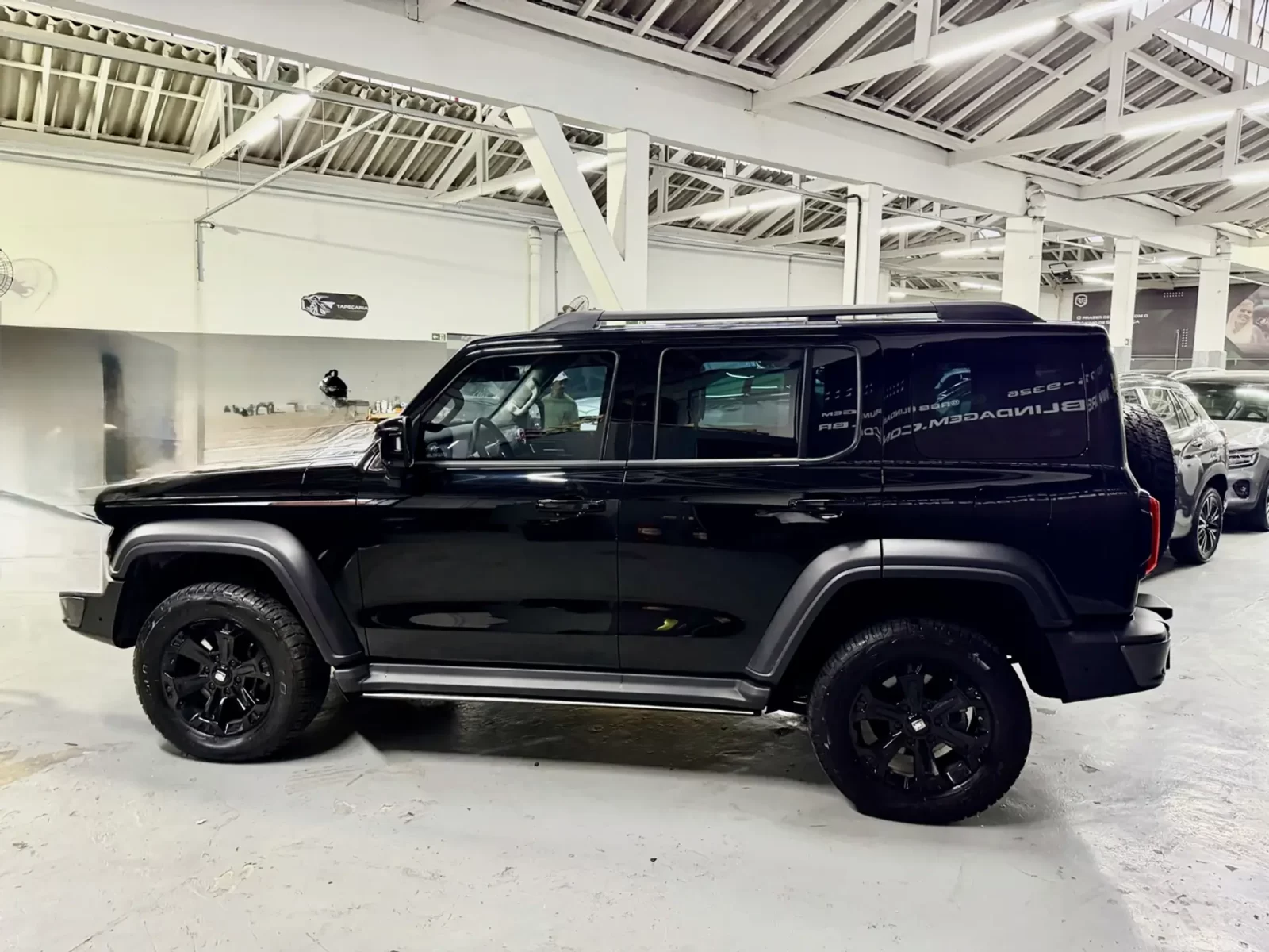 gwm-tank-300-2-0-hi4t-phev-4x4-9hat-03