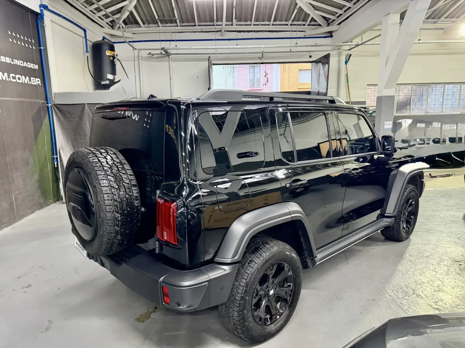 gwm-tank-300-2-0-hi4t-phev-4x4-9hat-05