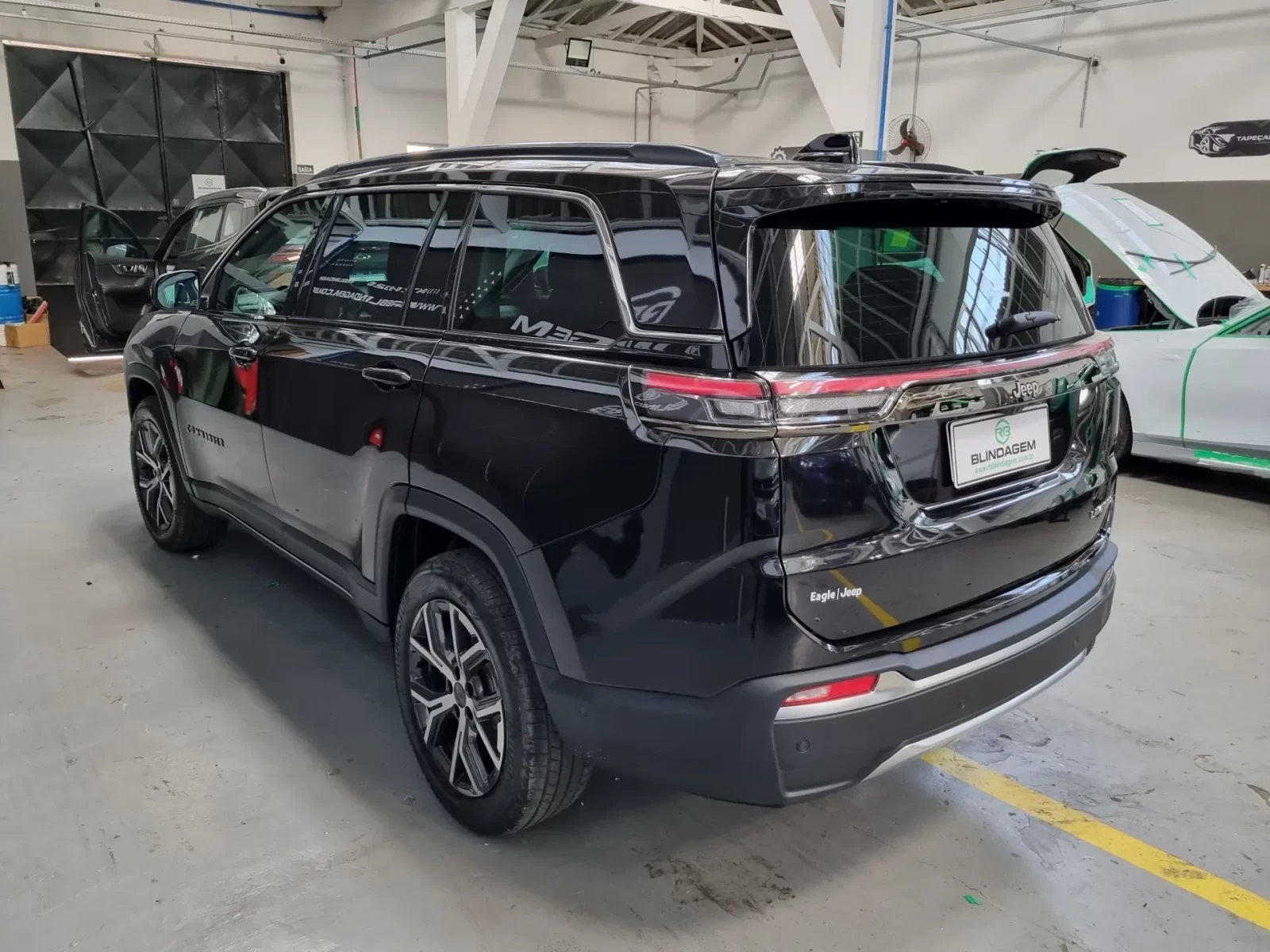 jeep-commander-1-3-t270-turbo-flex-limited-at6-04