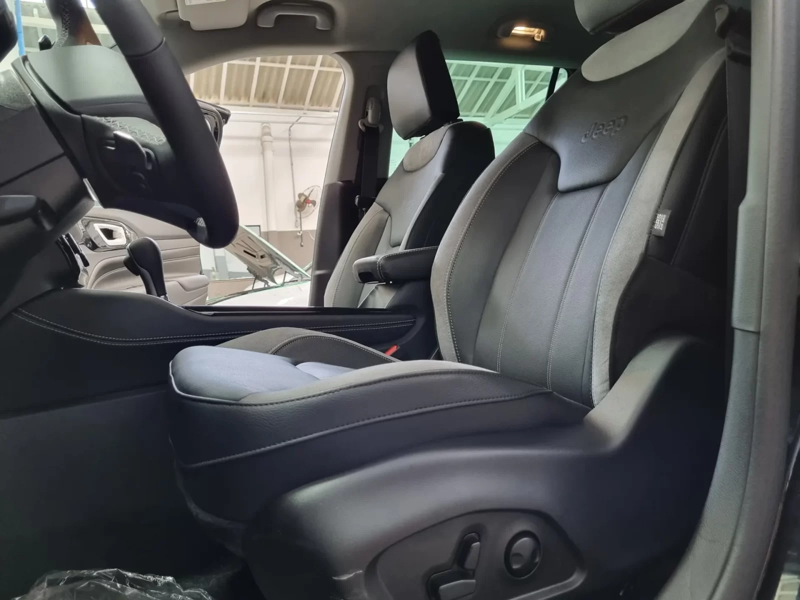 jeep-commander-1-3-t270-turbo-flex-limited-at6-11