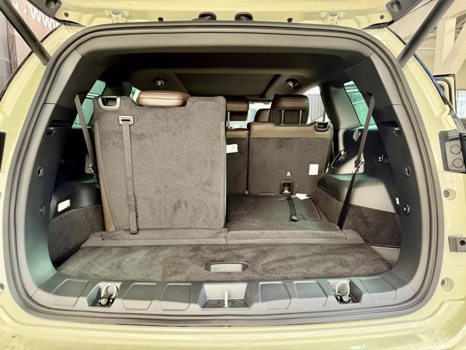 jeep-commander-1-3-t270-turbo-mhev-overland-at6-11