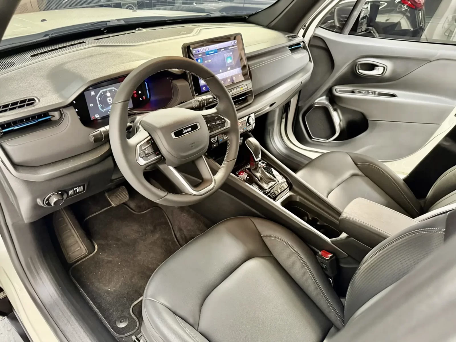 jeep-renegade-1-3-t270-turbo-mhev-longitude-at6-08