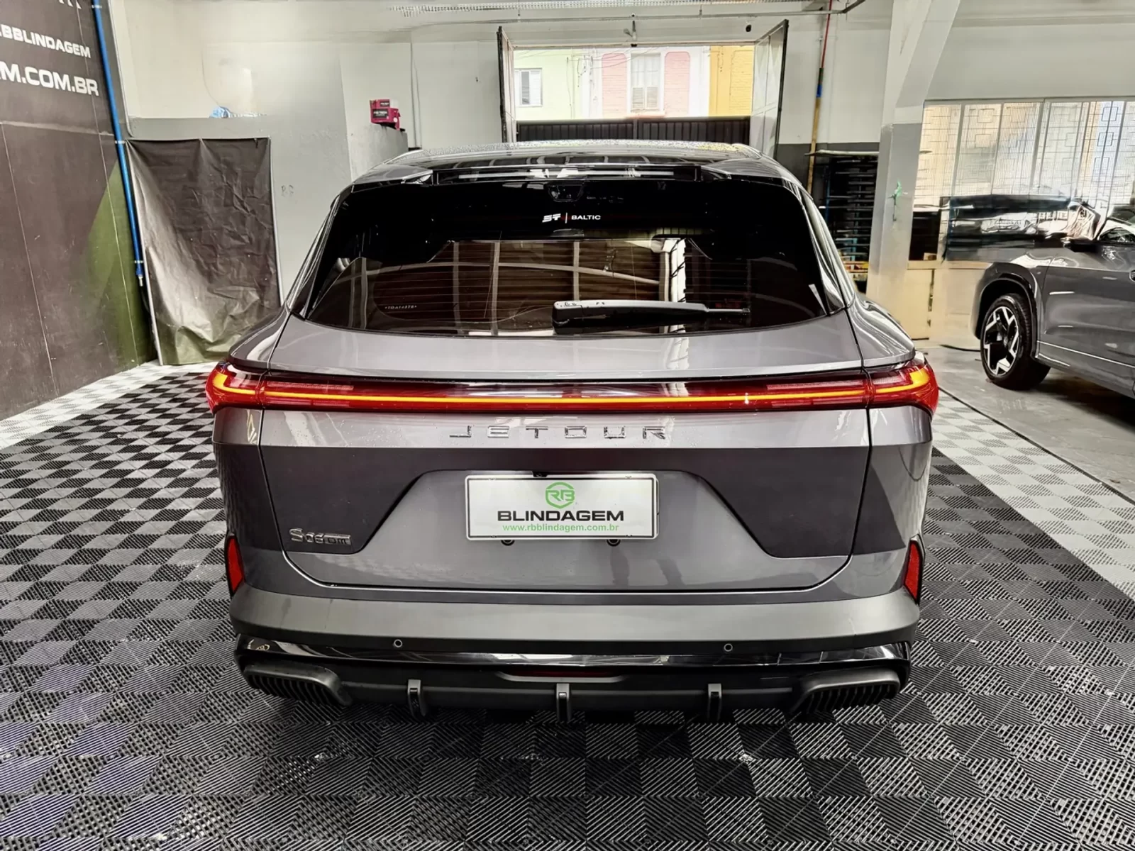 jetour-s06-1-5-tgdi-phev-advance-dht-06