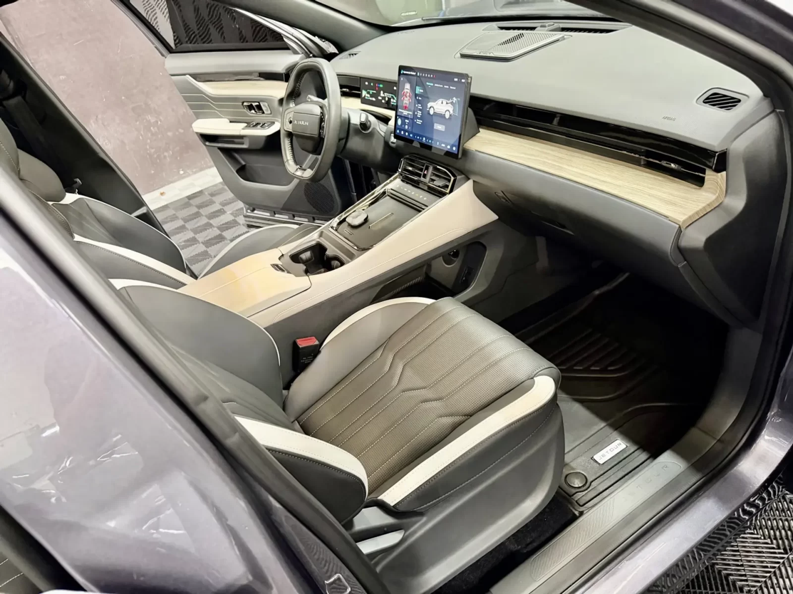 jetour-s06-1-5-tgdi-phev-advance-dht-10
