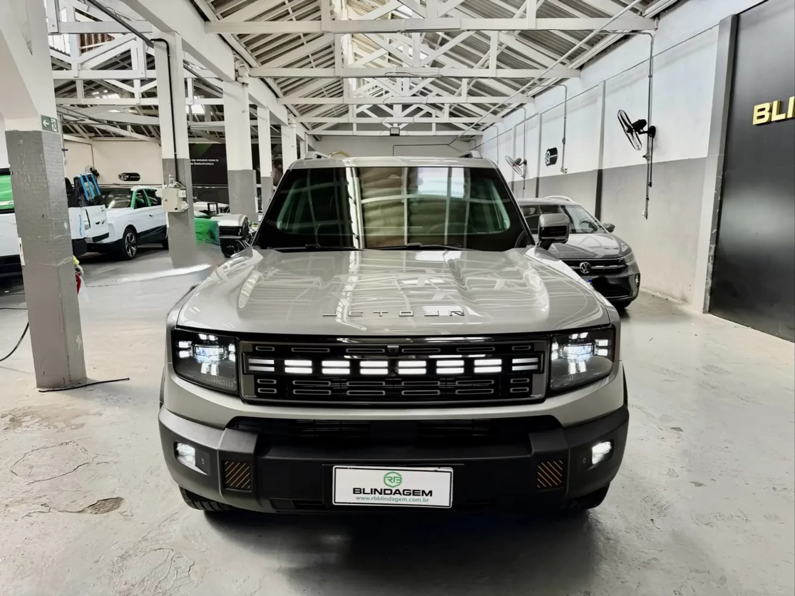 jetour-t1-1-5-tgdi-phev-premium-dht-4