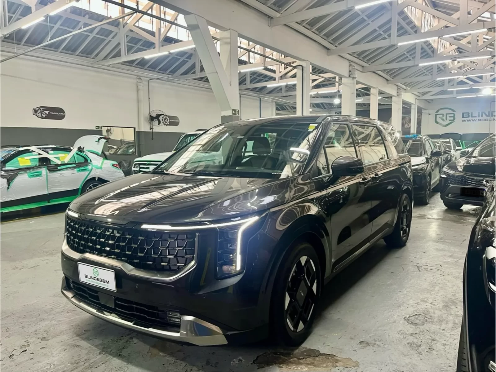 kia-carnival-3-5-v6-gasolina-ex-automatico-02
