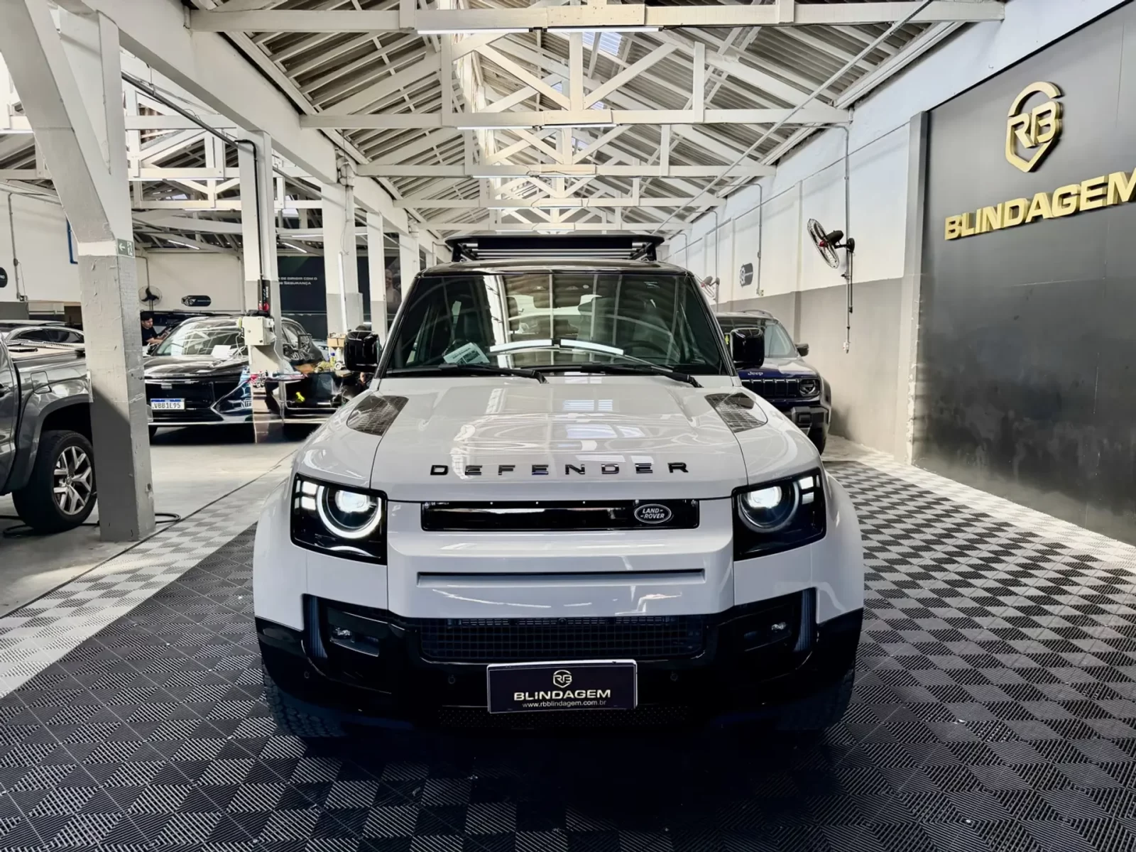 land-rover-defender-3-0-d350-turbo-diesel-mhev-90-xdynamic-hse-awd-automatico-03