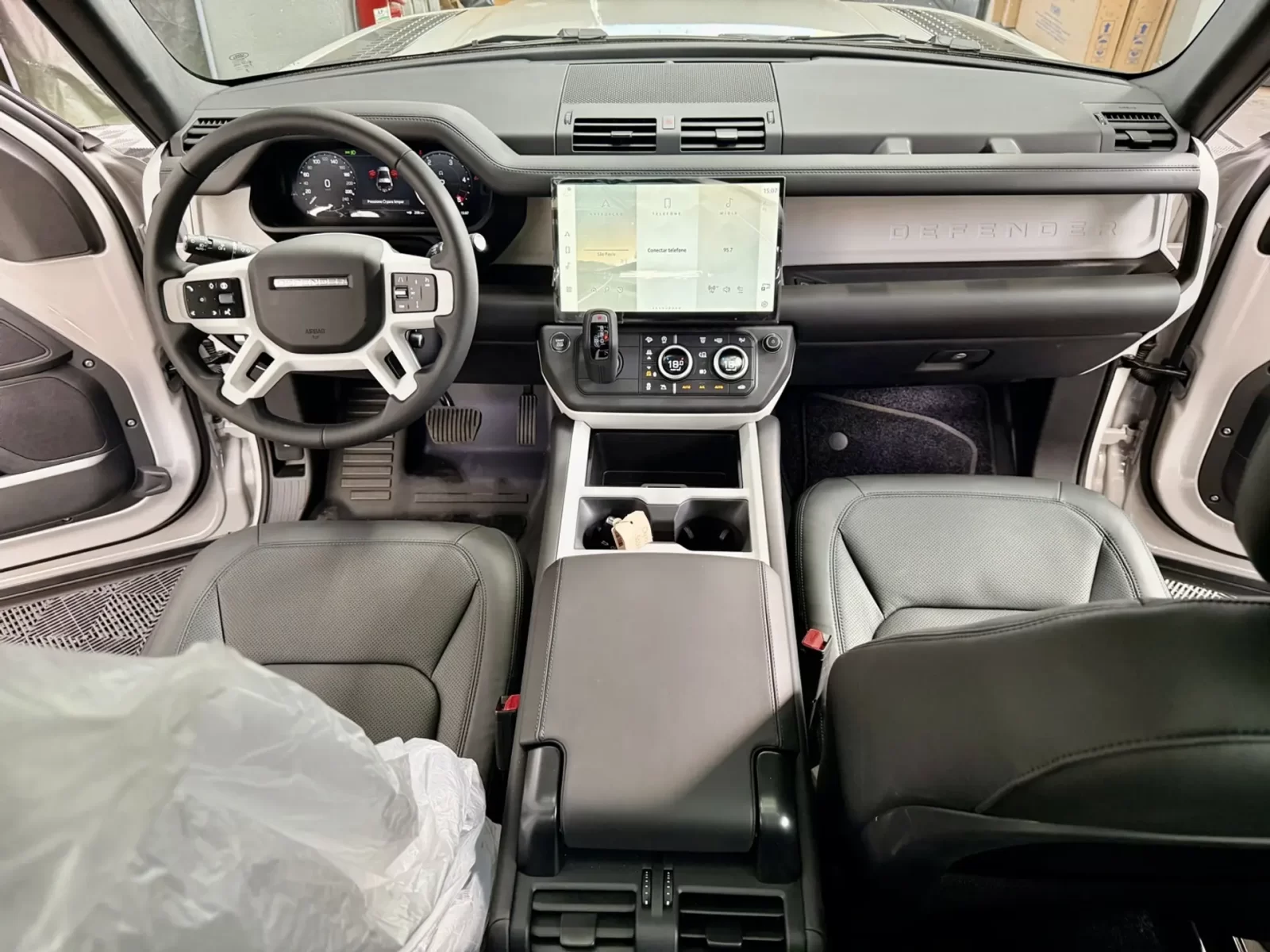 land-rover-defender-3-0-d350-turbo-diesel-mhev-90-xdynamic-hse-awd-automatico-08