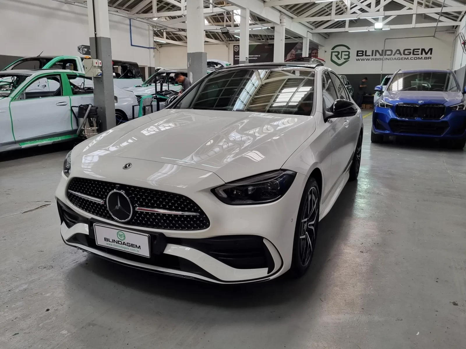 mercedesbenz-c-300-2-0-eq-boost-hibrido-amg-line-9gtronic-03webp