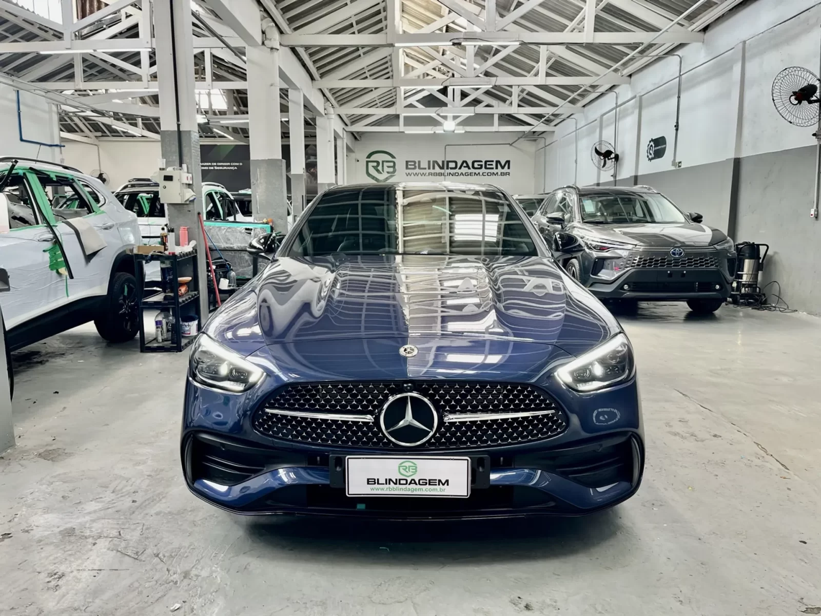 mercedesbenz-c-300-2-0-eq-boost-hibrido-amg-line-9gtronic-04