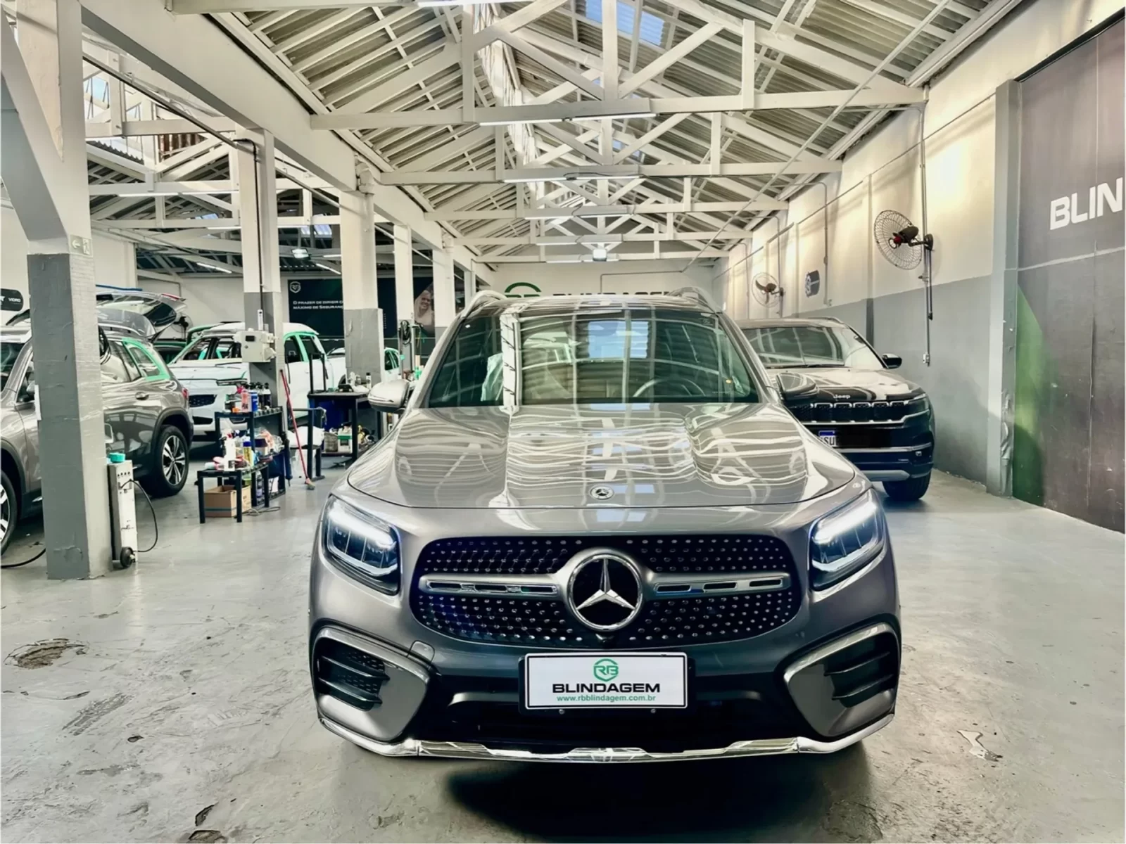 mercedesbenz-glb-220-2-0-mhev-amg-line-4matic-8gdct-04