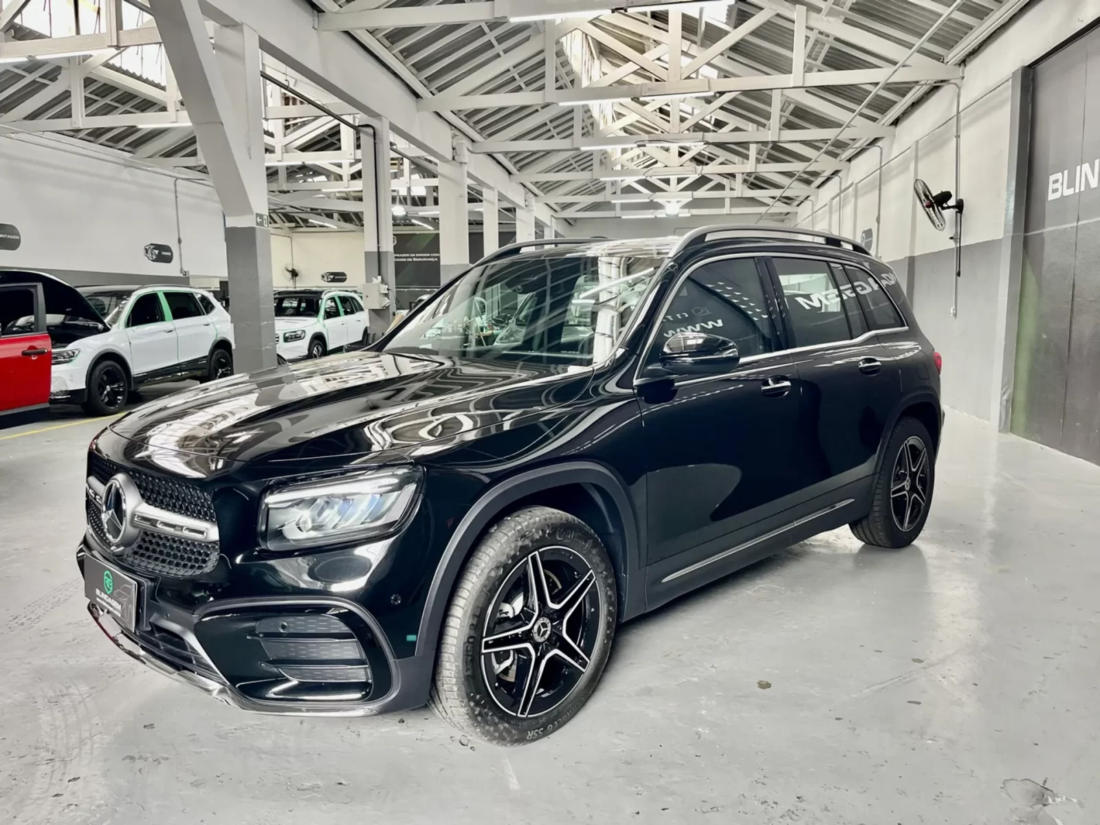mercedesbenz-glb-220-2-0-mhev-amg-line-4matic-8gdct-wmimagem23531665910
