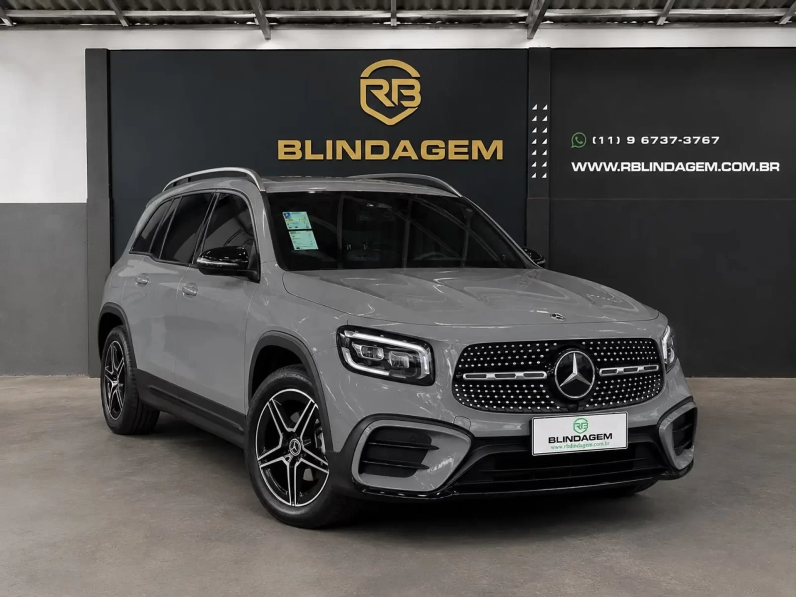 mercedesbenz-glb-220-2-0-mhev-night-edition-4matic-8gdct-1
