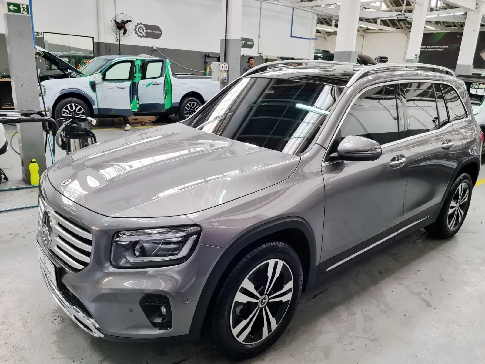 mercedesbenz-glb-220-2-0-mhev-progressive-4matic-8gdct-03