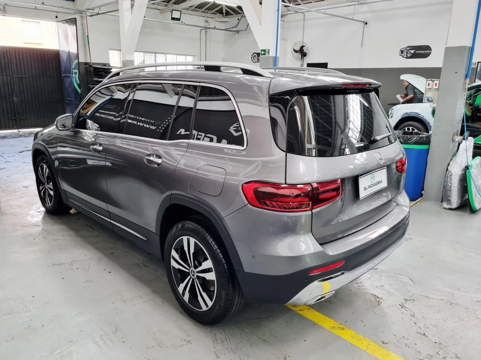 mercedesbenz-glb-220-2-0-mhev-progressive-4matic-8gdct-05