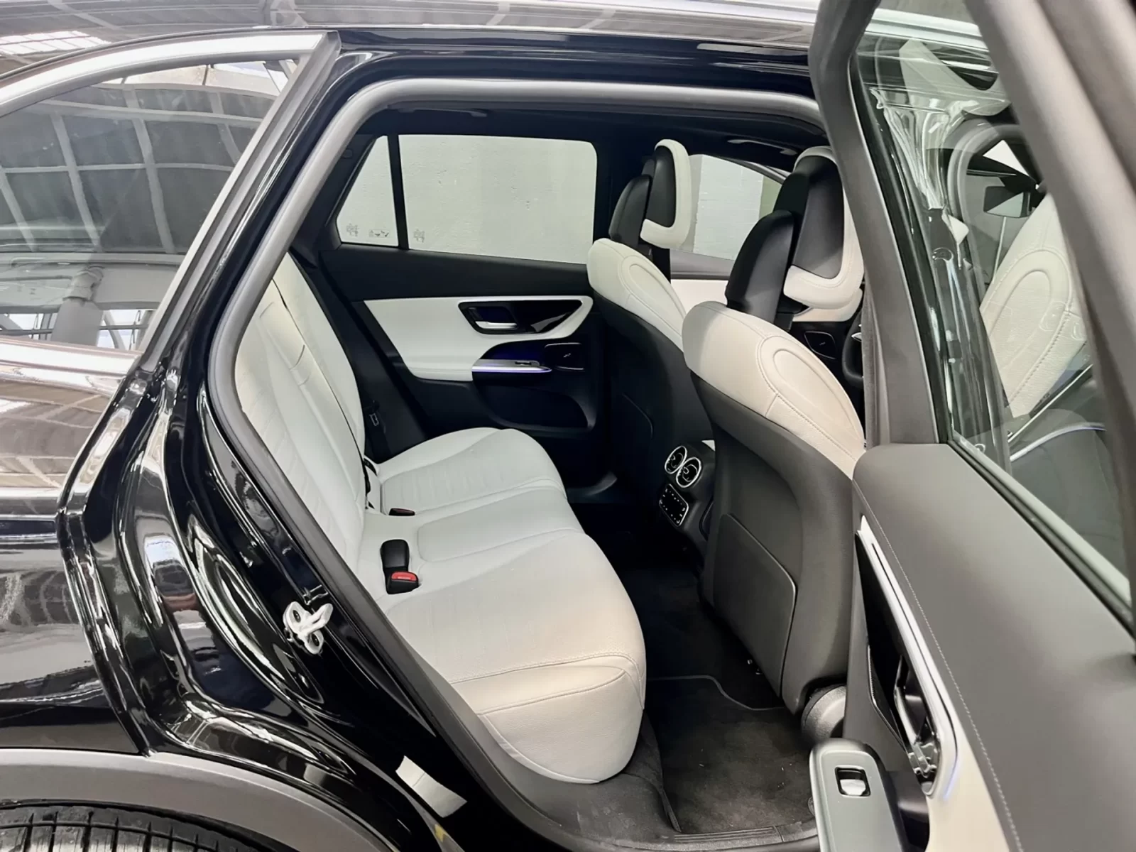 mercedesbenz-glc-300-2-0-mhev-amg-line-4matic-9gtronic-11