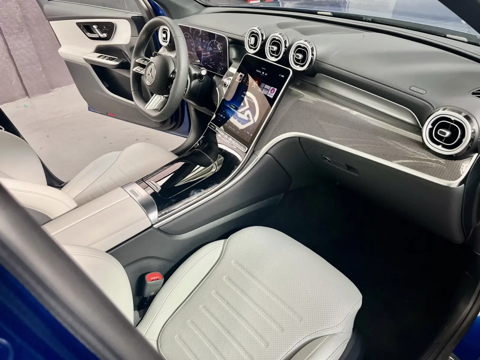 mercedesbenz-glc-300-2-0-mhev-amg-line-4matic-9gtronic-14