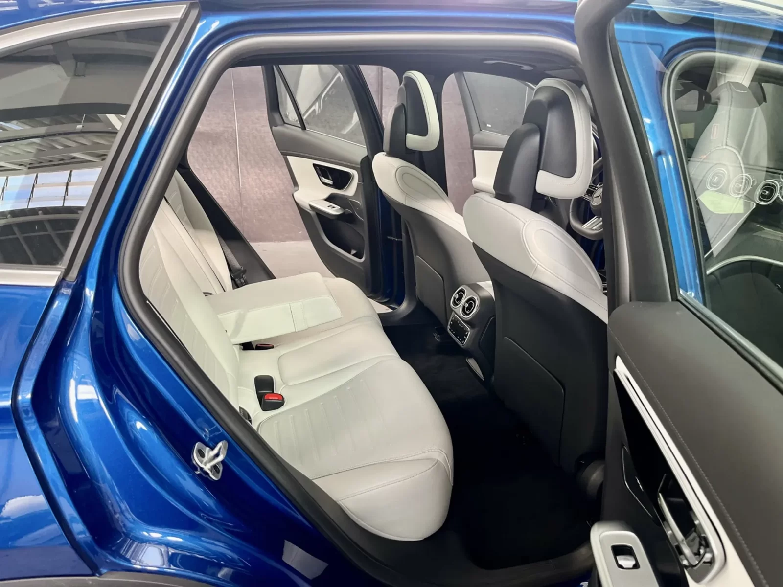 mercedesbenz-glc-300-2-0-mhev-amg-line-4matic-9gtronic-17