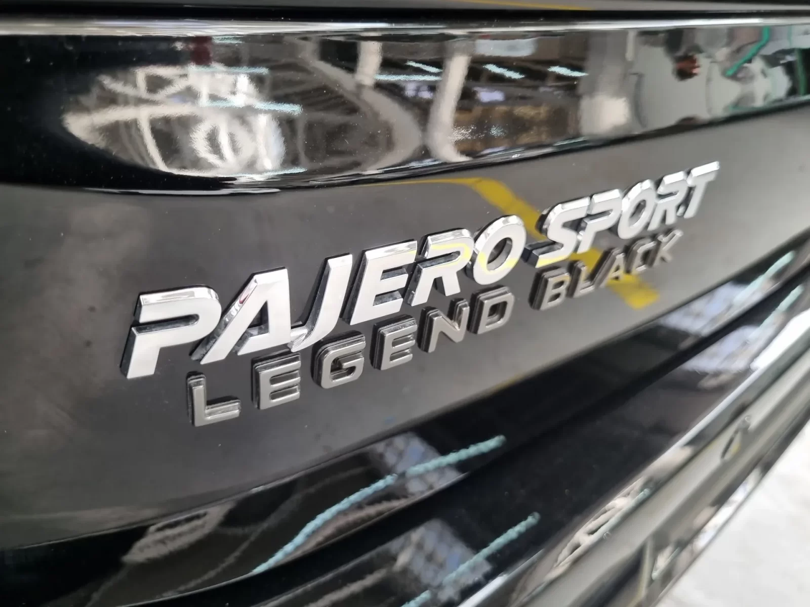mitsubishi-pajero-sport-2-4-16v-mivec-turbo-diesel-legend-black-awd-automatico-09
