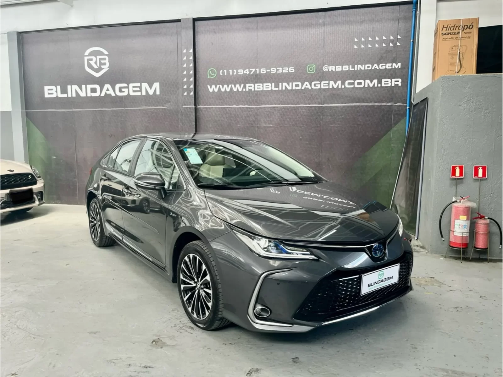 toyota-corolla-1-8-vvti-hybrid-flex-altis-premium-cvt-04