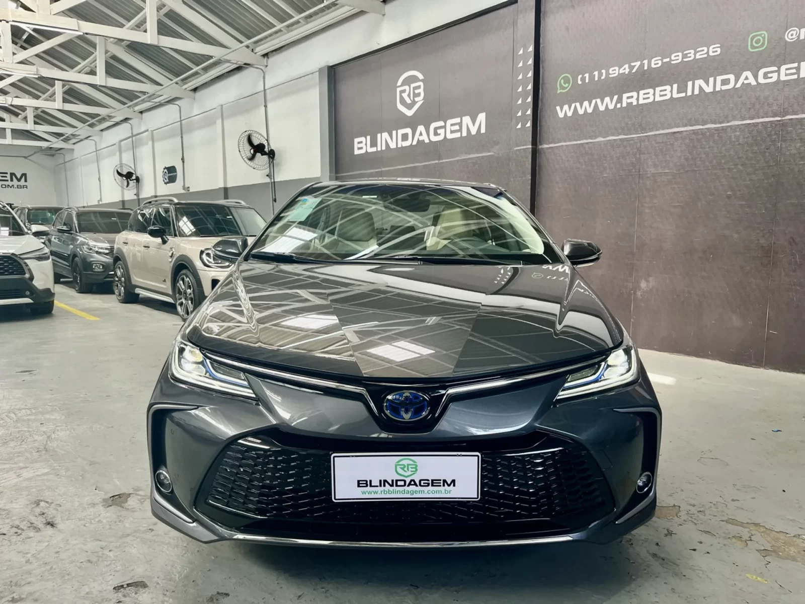 toyota-corolla-1-8-vvti-hybrid-flex-altis-premium-cvt-05