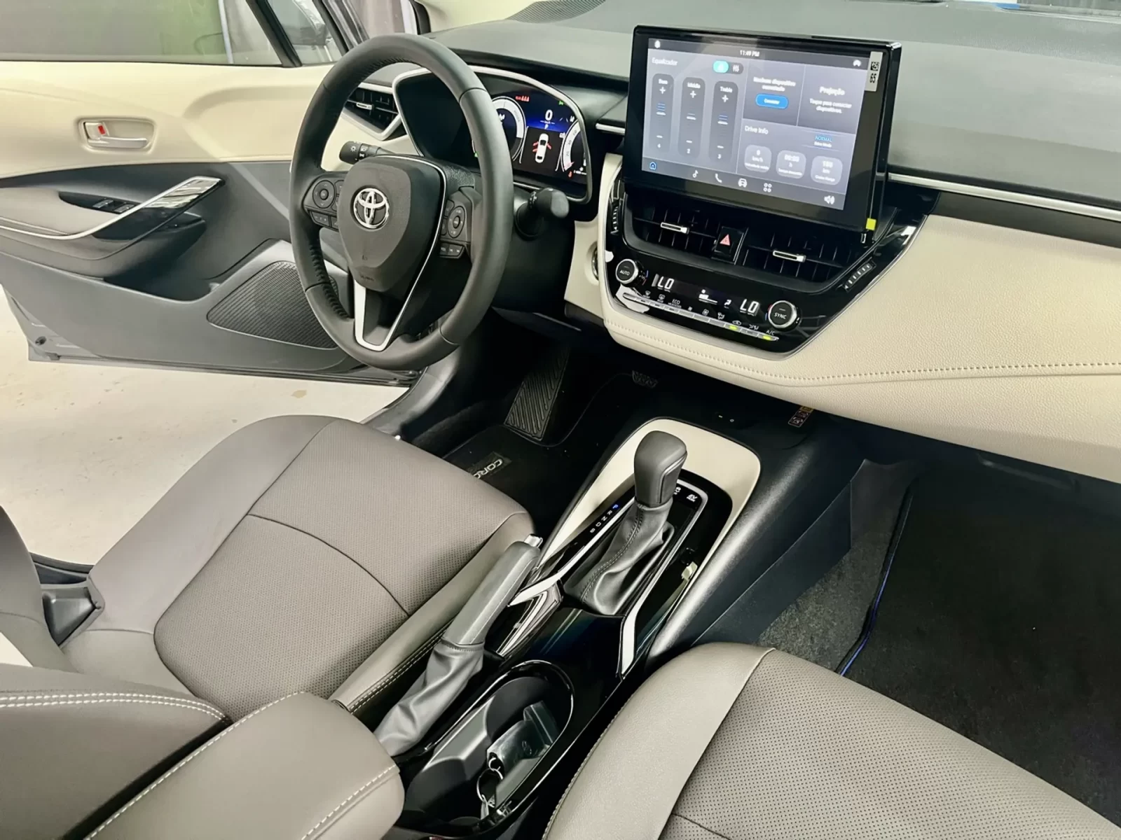 toyota-corolla-1-8-vvti-hybrid-flex-altis-premium-cvt-11