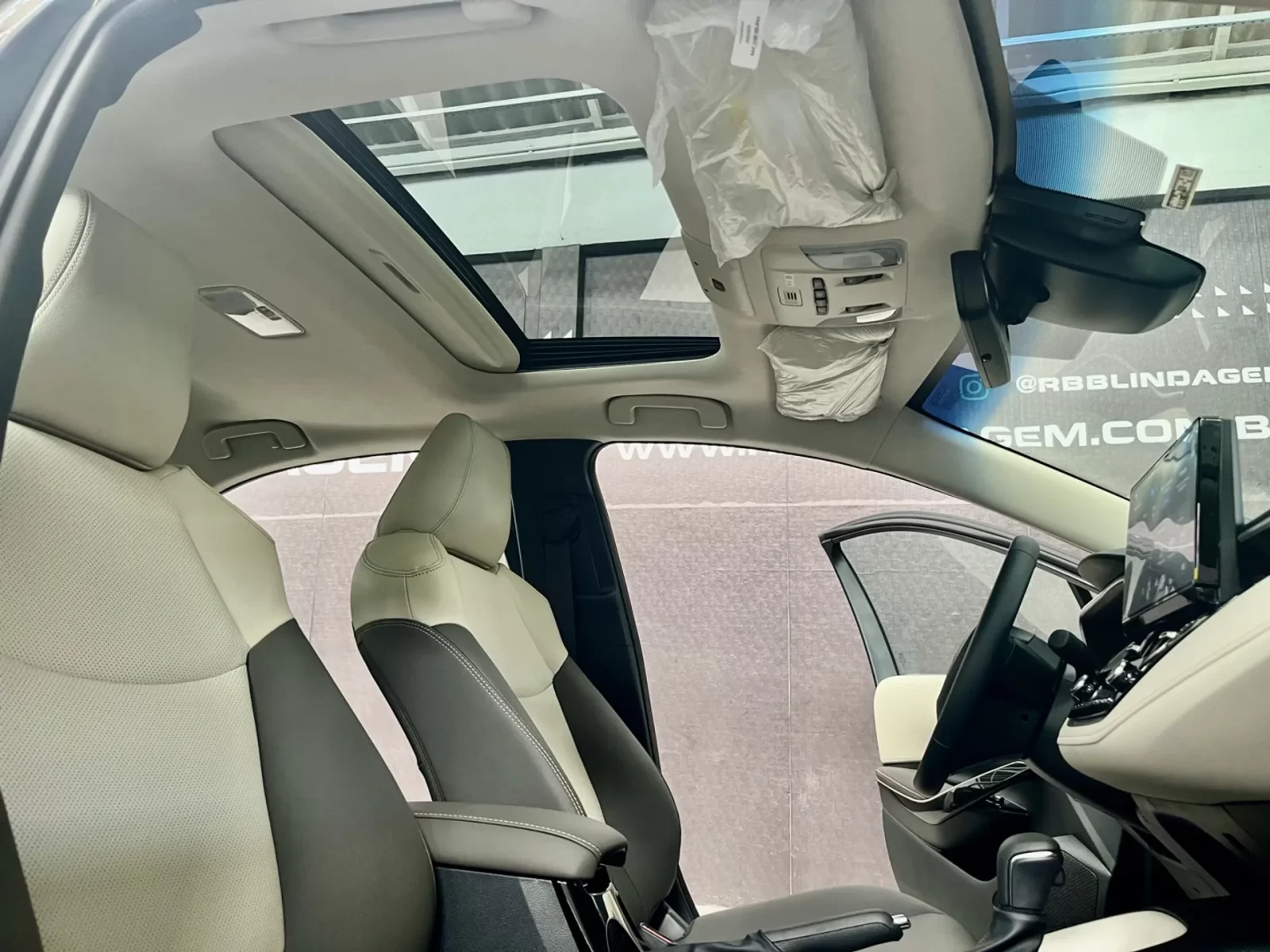 toyota-corolla-1-8-vvti-hybrid-flex-altis-premium-cvt-14