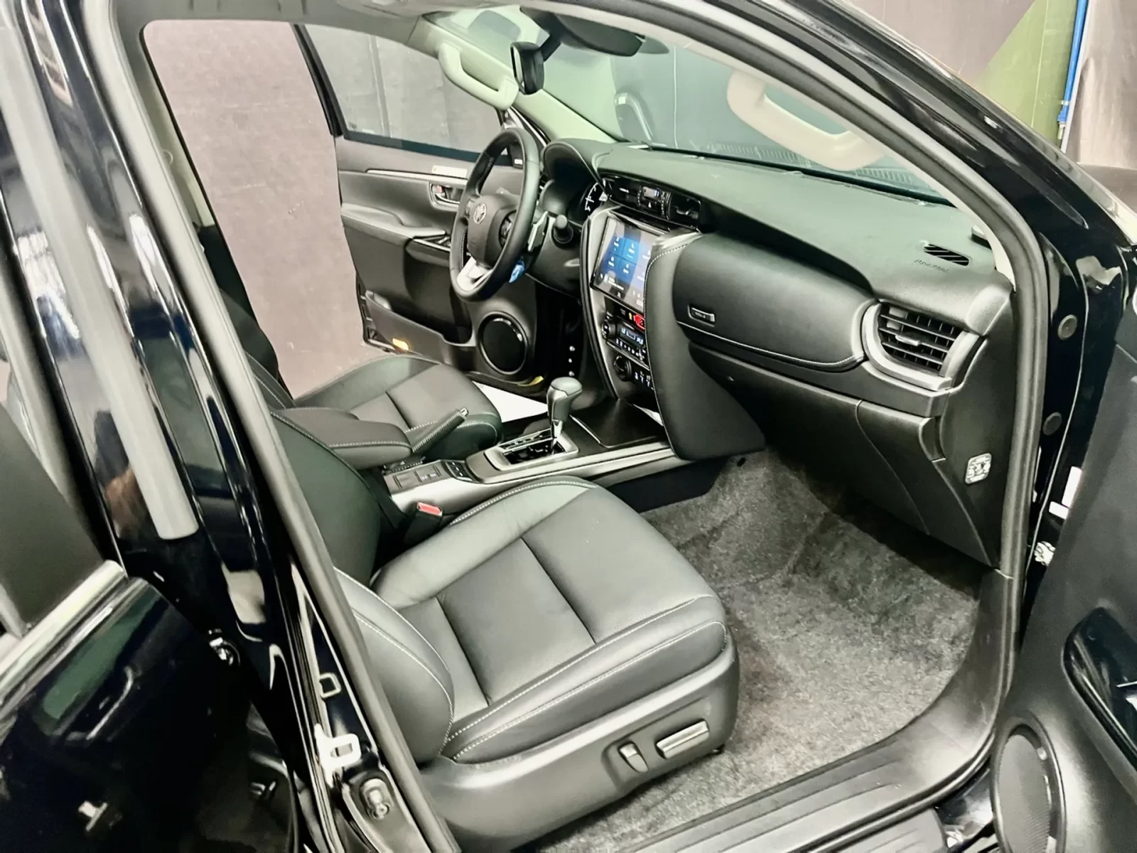 toyota-hilux-sw4-2-8-d4d-turbo-diesel-srx-platinum-7l-4x4-automatico-12