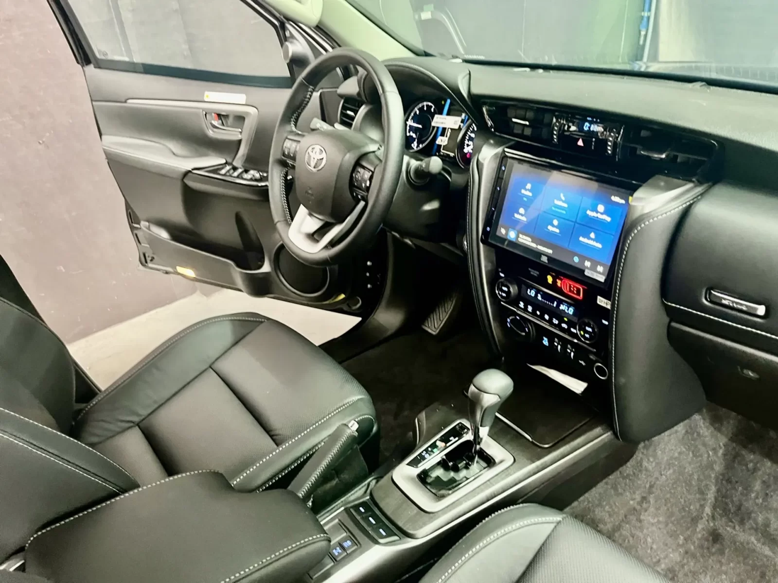 toyota-hilux-sw4-2-8-d4d-turbo-diesel-srx-platinum-7l-4x4-automatico-13