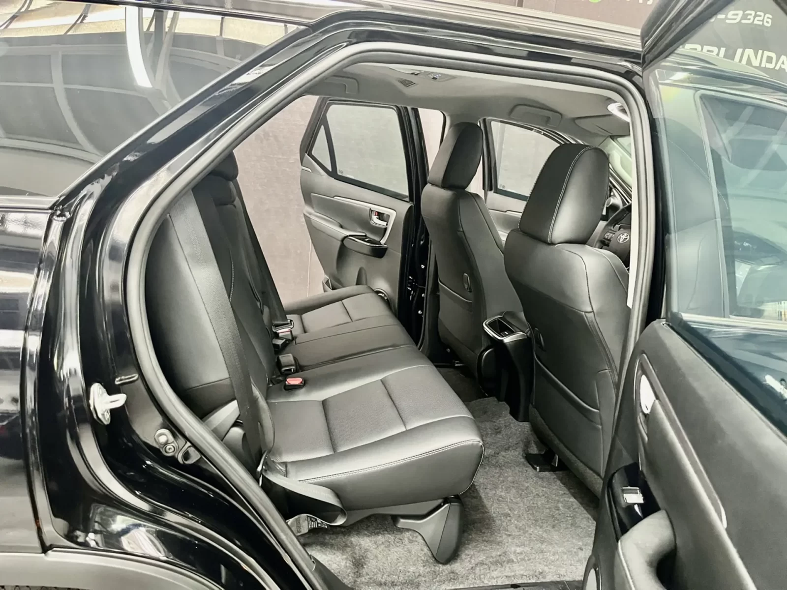 toyota-hilux-sw4-2-8-d4d-turbo-diesel-srx-platinum-7l-4x4-automatico-15