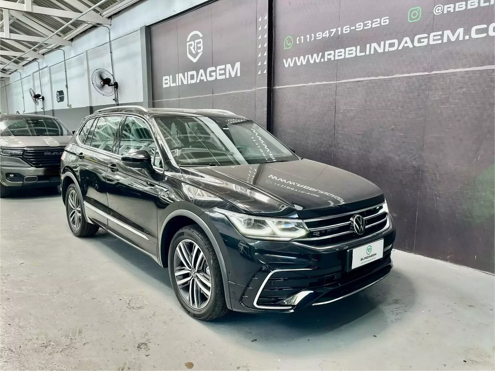 volkswagen-tiguan-20-300-tsi-gasolina-allspace-r-line-automatico-4-portas-2024-01