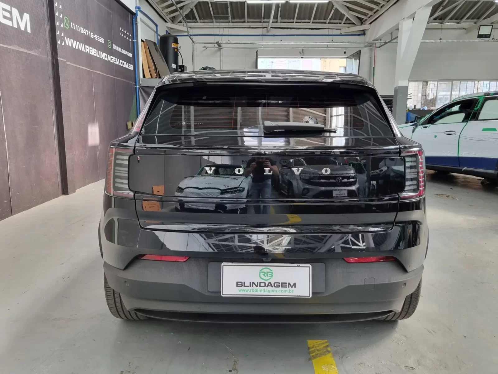 volvo-ex30-69-kw-eletrico-plus-06