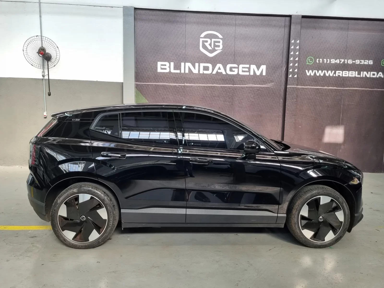 volvo-ex30-69-kw-eletrico-plus-07