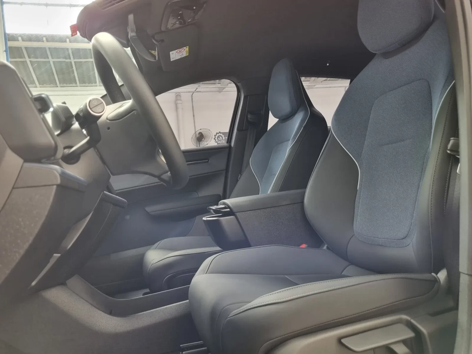 volvo-ex30-69-kw-eletrico-plus-12