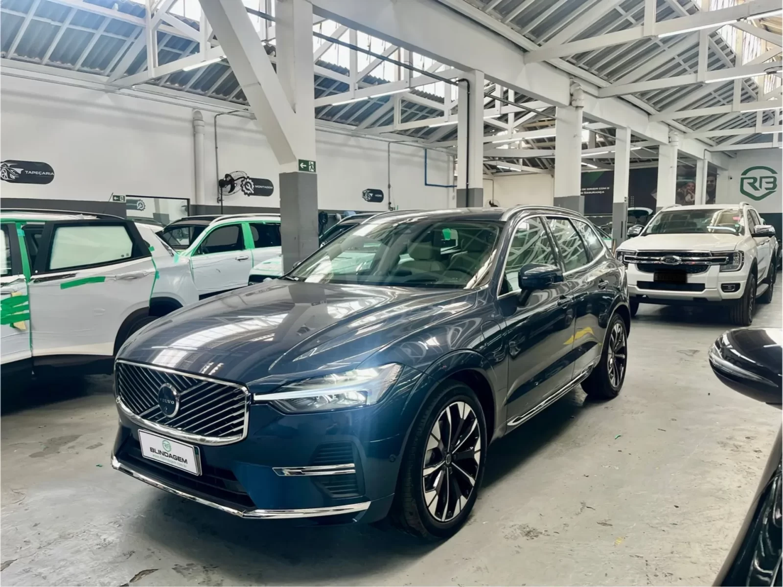 volvo-xc60-2-0-t8-phev-ultra-awd-geartronic-03