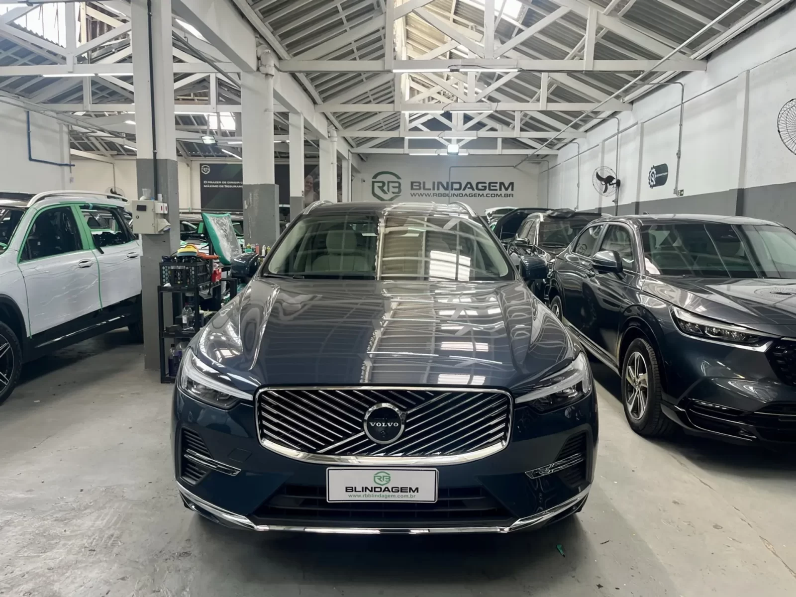 volvo-xc60-2-0-t8-phev-ultra-awd-geartronic-04