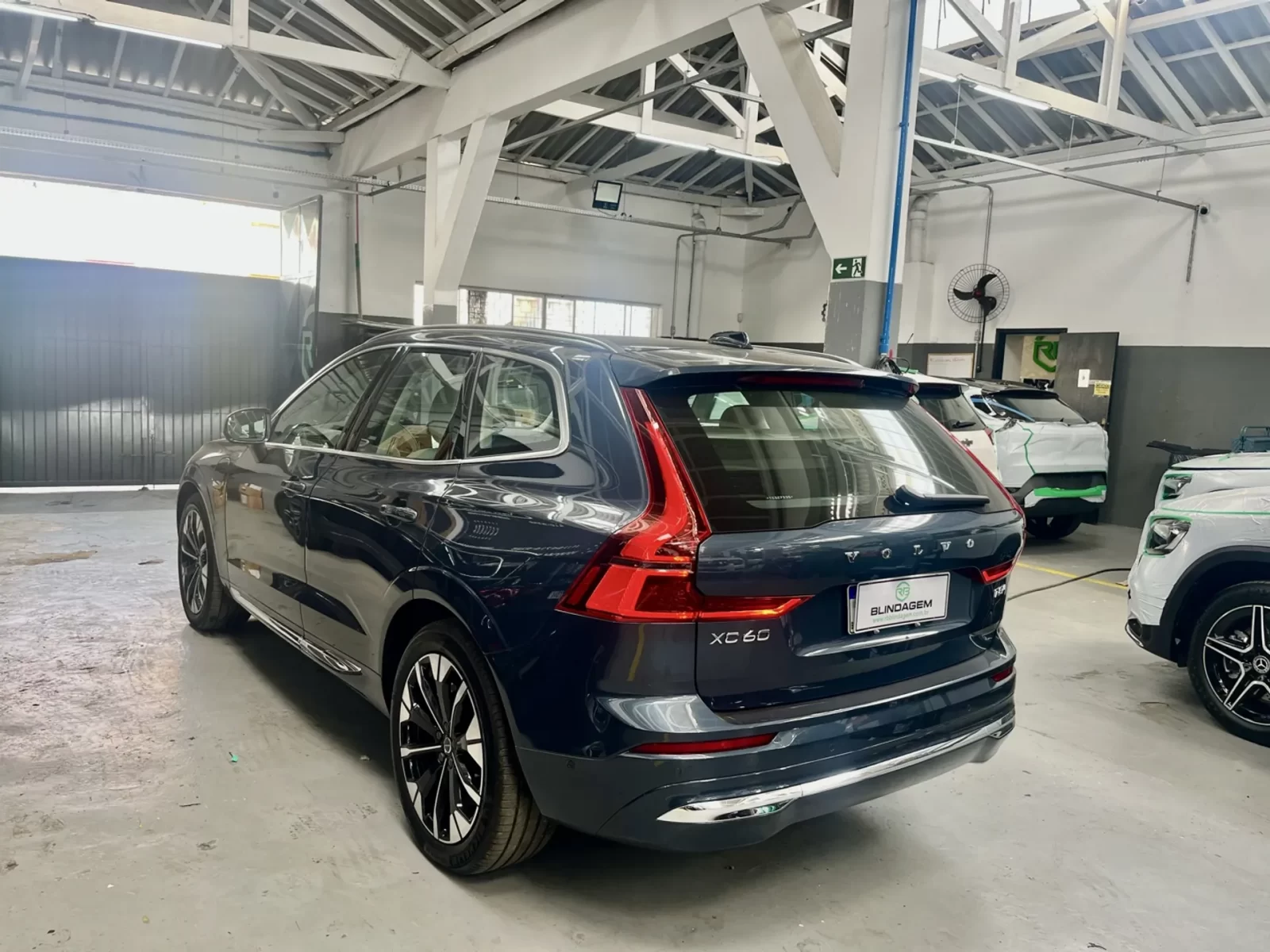 volvo-xc60-2-0-t8-phev-ultra-awd-geartronic-05