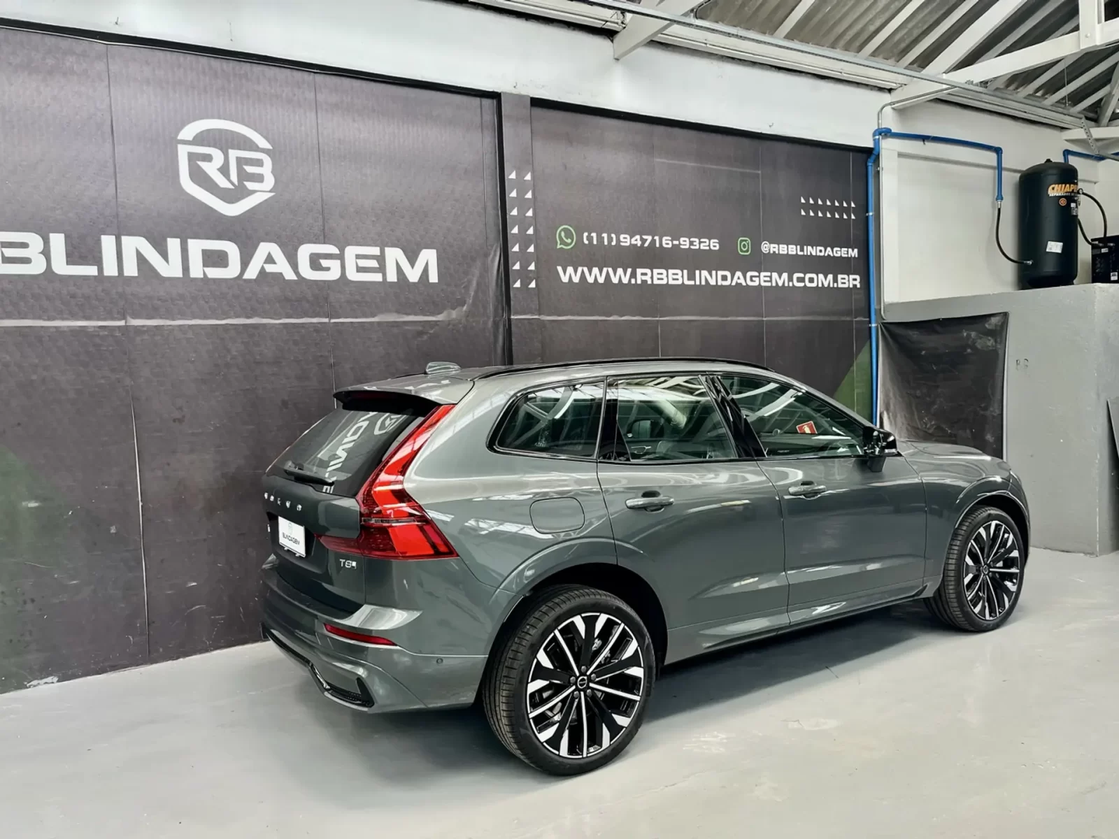 volvo-xc60-2-0-t8-phev-ultra-dark-awd-geartronic-06